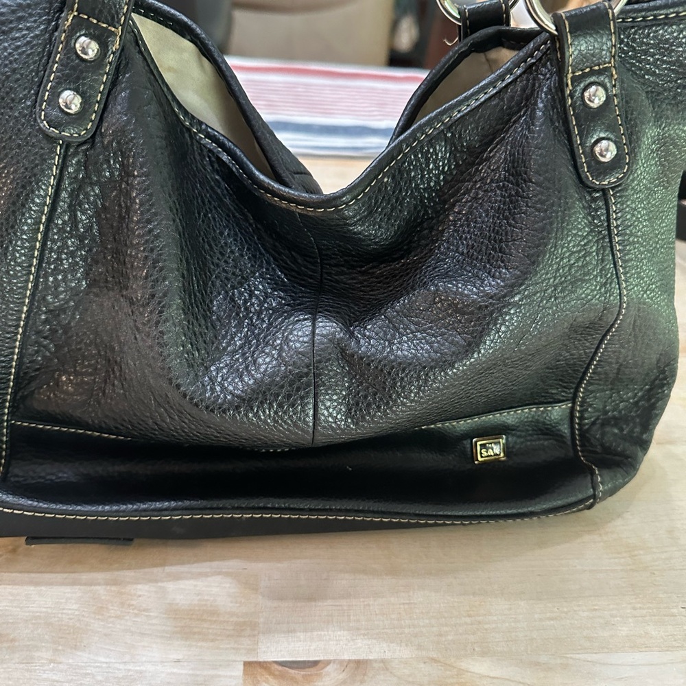 Soft, black leather Sax bag gently used